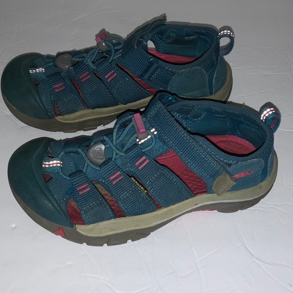 KEEN KIDS BLUE WATERPROOF SANDALS SZ 2